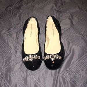 Black Adrienne Vittadini Flats